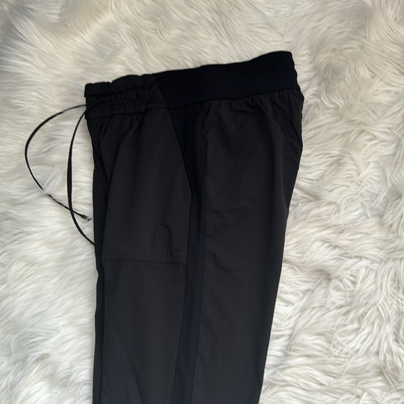 Lululemon Beyond the Studio Jogger Size 4 - Picture 10 of 15